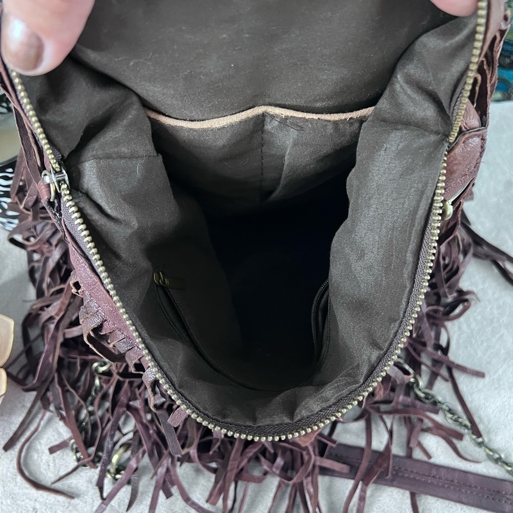 fringed Brown leather, cross body purse. - Picture 11 of 14